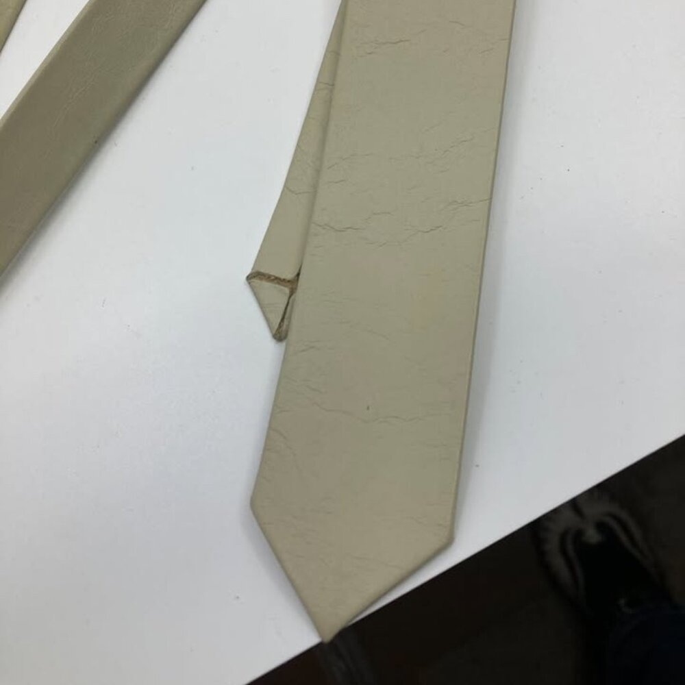 Vtg 1980 ivory white disco narrow leather tie